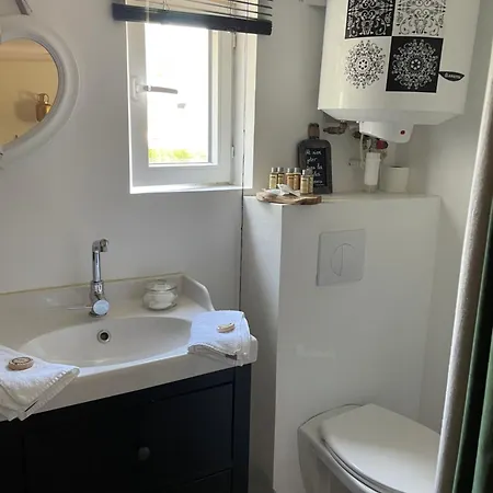 Aux Murmures De La Nature أونفلور